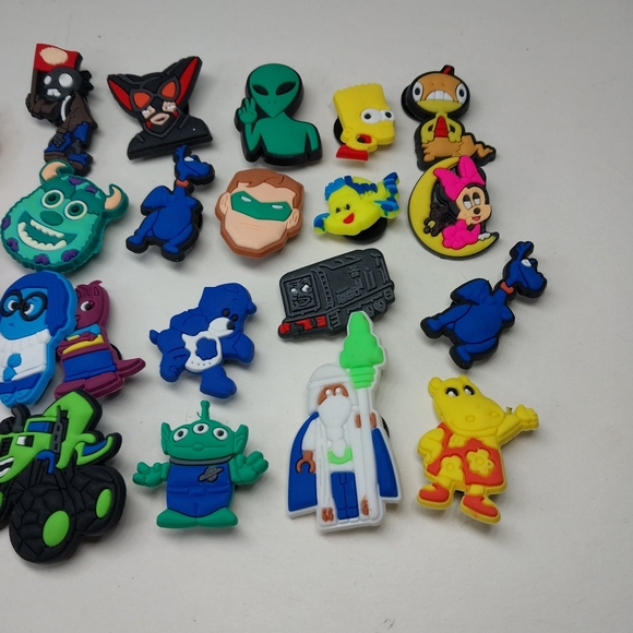 Rubber Shoe Charms lot of 33 The Simpsons, Pokémon, Lego, Minnie and more - Picture 4 of 5